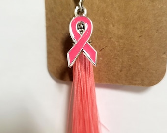 Llavero de concienciación con lazo rosa