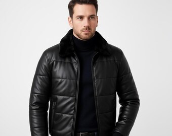 Jaqueta puffer masculina de couro preto com gola de pele de carneiro | Jaqueta bomber acolchoada de couro da The Jacket Studio Co | Personalização com iniciais.