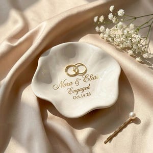 Bandeja de cerámica personalizada para joyas con nombres y fecha de boda, bandeja para anillos personalizada, regalo de compromiso para el Sr. y la Sra.