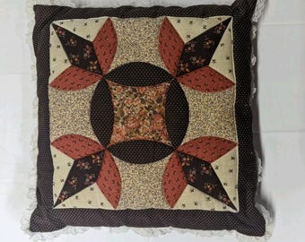 Vintage handgemachte gesteppte 14-Zoll-Kissen.         (1387)