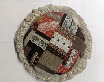 Vintage 12-Zoll-Runde Kissen Farbe Braun.      (1386)