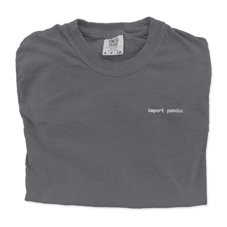 Camiseta bordada com importação de Python e Pandas para ciência de dados imagem 1