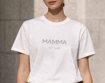Mamma Est. 2026 T-Shirt – Minimalist Pregnancy Announcement Shirt, New Mom 2026 Gift, Baby Shower Present