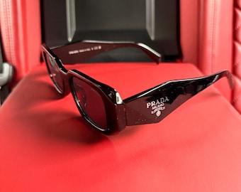 Prada sunglasses (black)