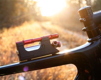 QuickFix Mount | 16g CO2 + Dynaplug Racer Pro