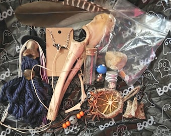 Kuriositäten Mystery Box: Knochen, Phiolen, Ornamente & Mehr