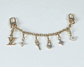 Louis Vuitton ロゴチャーム 22293 - Louis Vuitton Silver Tone Leather Monogram Bag Charms Key