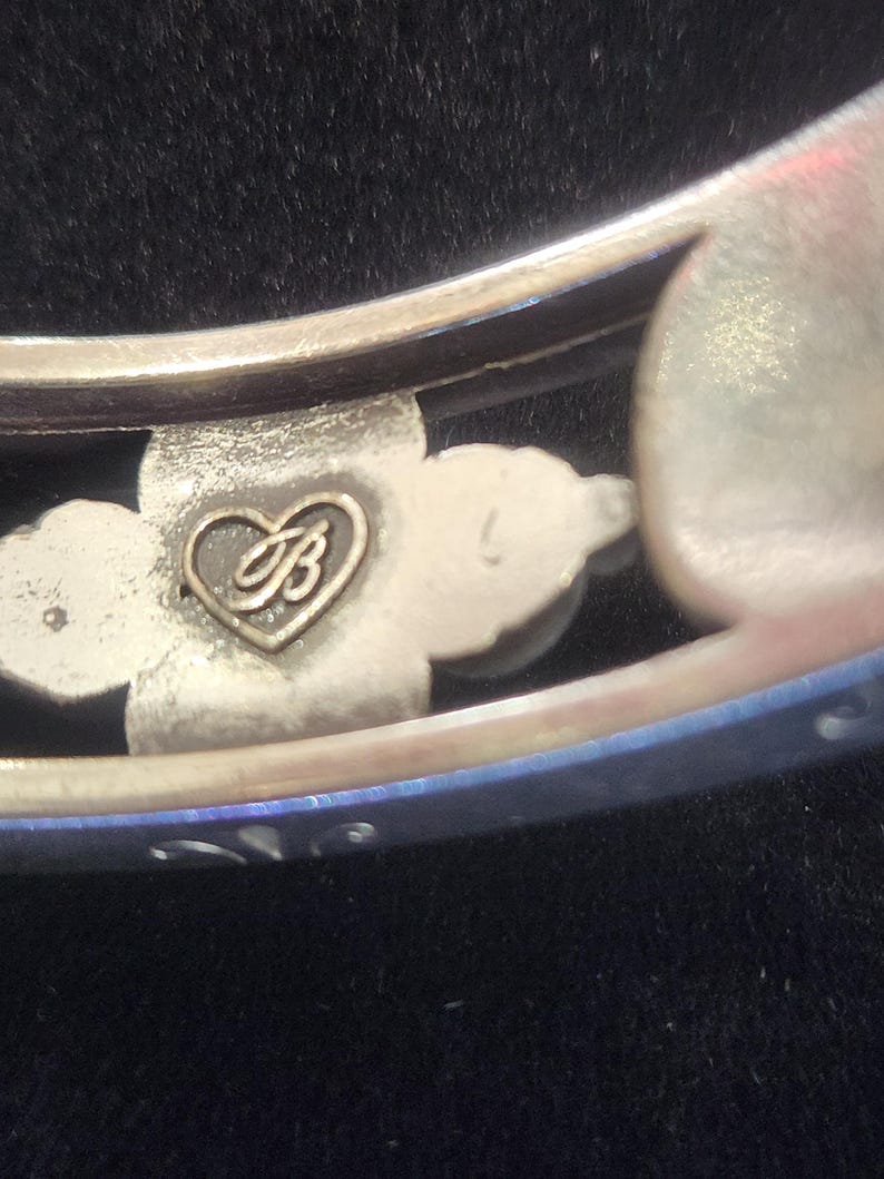 Bracciale rigido ovale con chiusura a morsetto in cristallo e perle Brighton Selene immagine 3