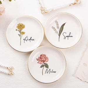 Personalized Birth Flower Jewelry Dish, Ceramic Ring Holder, Custom Name Gift