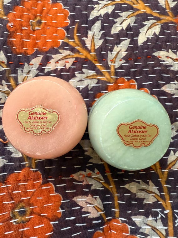 Set Of 2 Vintage Alabaster Trinket Boxes - image 4