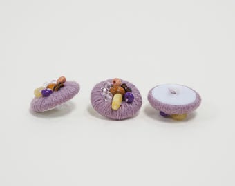 Botón de lana con cuentas hecho a mano de 25 mm, color lavanda.