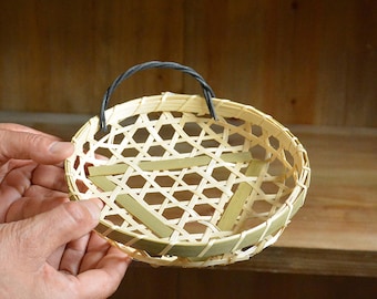 Handmade Woven Bamboo Basket with Handle, Japanese Style Decor