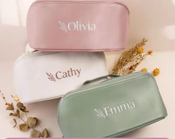 Bridesmaid Proposal Gift, Personalized Makeup Bag with Handle, Gift for Her, Custom Wedding Party Favors, Embroidered Makeup Organizer