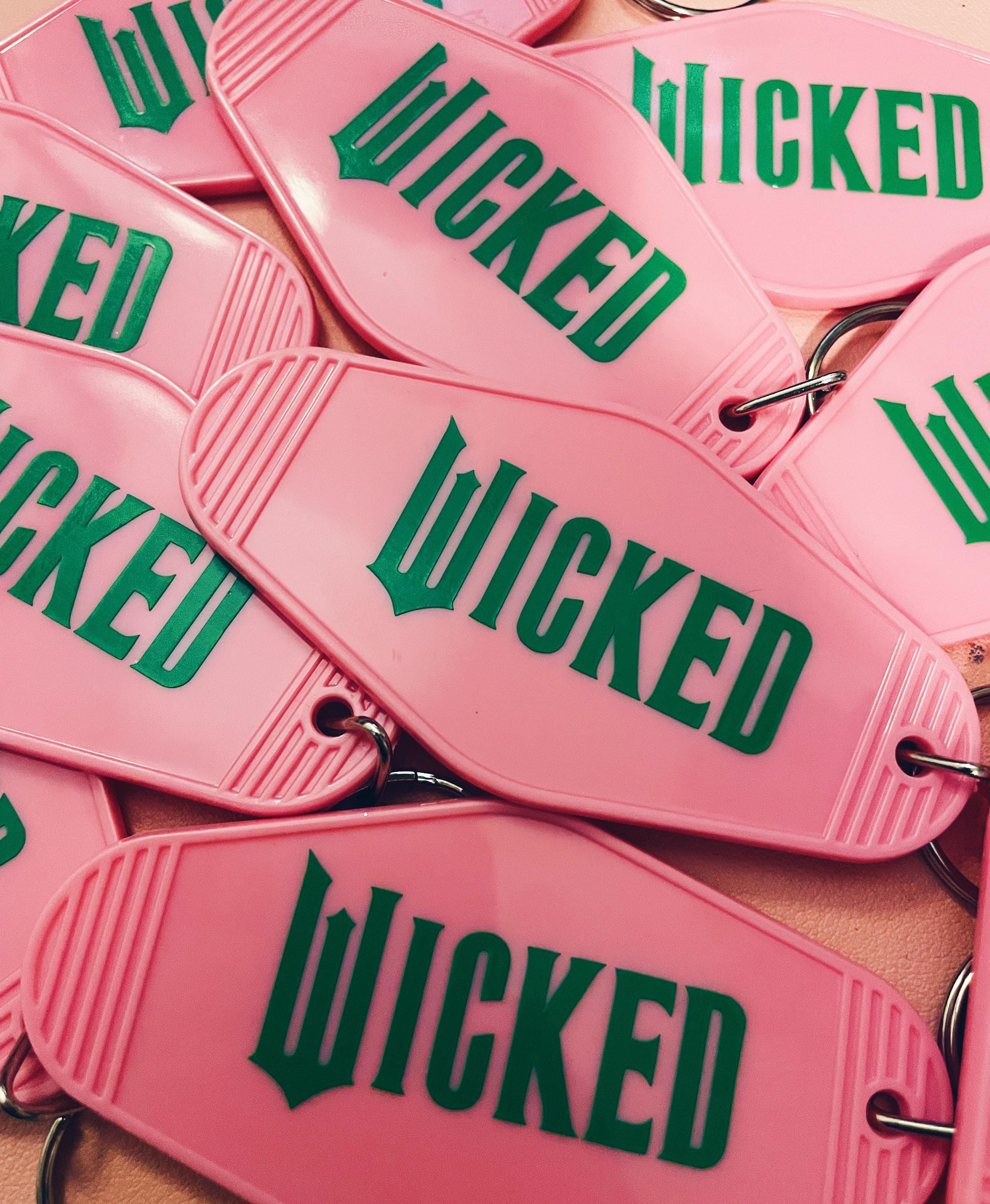 Wicked keychain - Etsy 日本