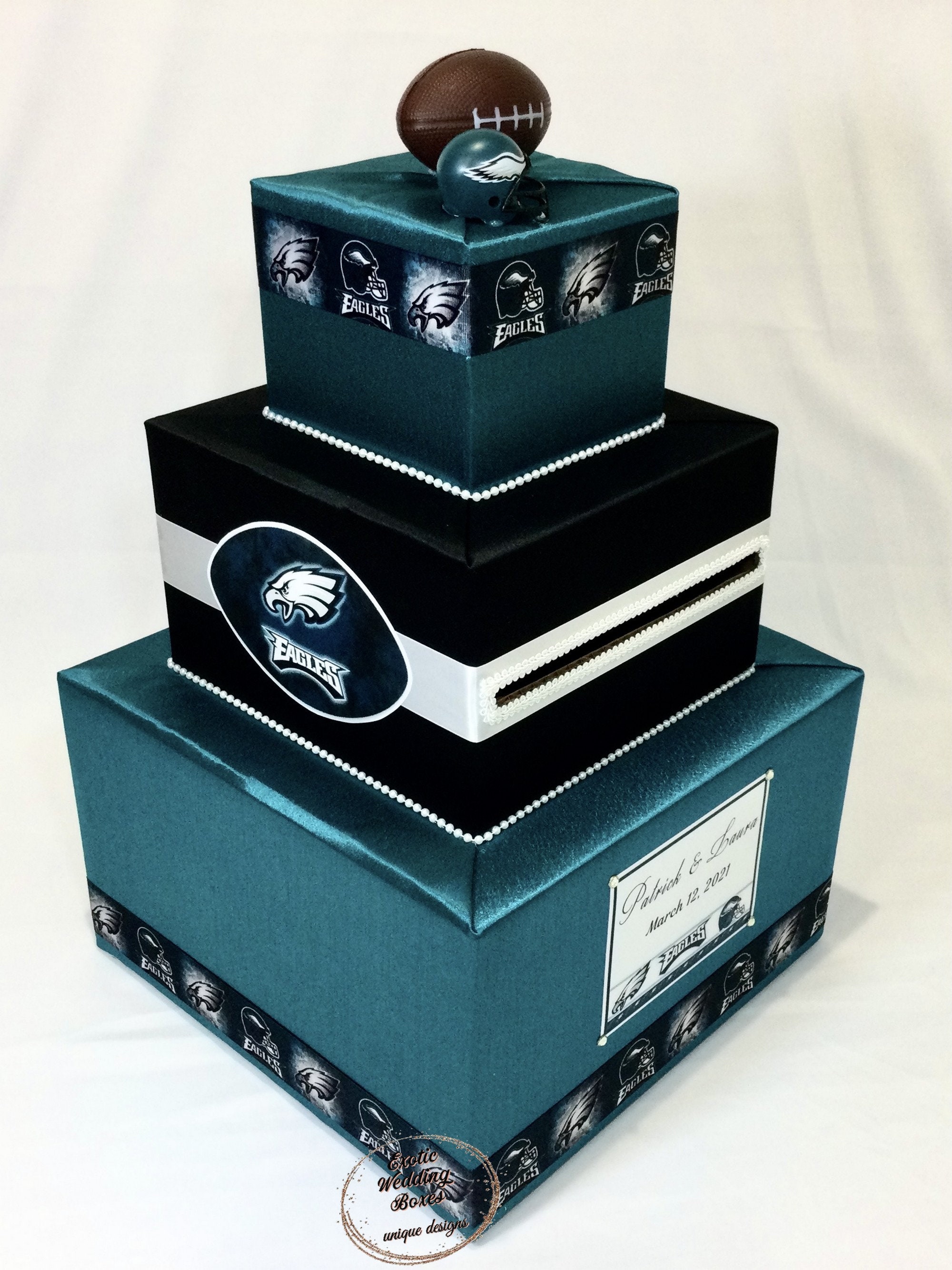 A Winning Wedding: Brooke and Rob Rittner tie the knot at an Eagles tailgate, image size:2000x2668