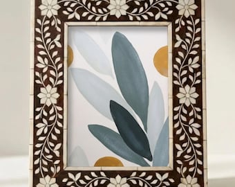 Marco de fotos artesanal con incrustaciones de hueso y diseño floral, decoración de estilo vintage para el hogar.