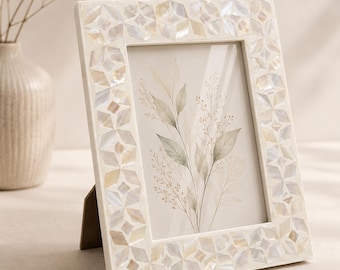 Marco de fotos de nácar hecho a mano / Portafotos de mosaico blanco / Elegante decoración de mesa