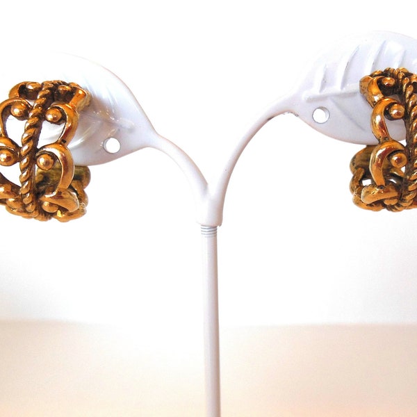 Vintage Avon Hoops Clip Earring Ornate Gold 80's (item 179)