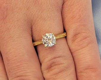 IGI Certified 1 Ct Lab Grown Diamond 14K Gold Engagement Ring