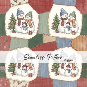Puede incluir: Un patrón sin costuras con un diseño de patchwork de cuadrados de tela rojos, verdes y azules con bordes cosidos. Cada cuadrado muestra una familia de tres muñecos de nieve junto a un árbol de Navidad decorado y un regalo. Texto Seamless Pattern.