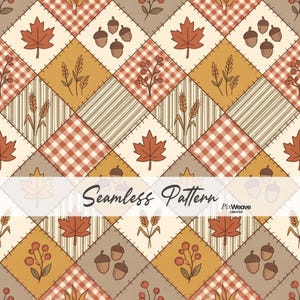 Op de afbeelding: Een naadloos patroon met een ruitvormig patchworkontwerp met herfstmotieven zoals esdoornbladeren, eikels, tarwearen en bessen. Het kleurenpalet bestaat uit warme tinten oranje, bruin, crème en beige met geruite en gestreepte texturen.