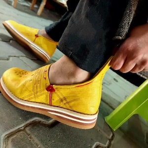 Handmade Berber Leather Babouche Slippers: Moroccan Yellow Shoes