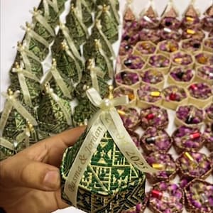 Handmade Moroccan Tayfour Favor Box | Oud Perfume & Dried Flowers