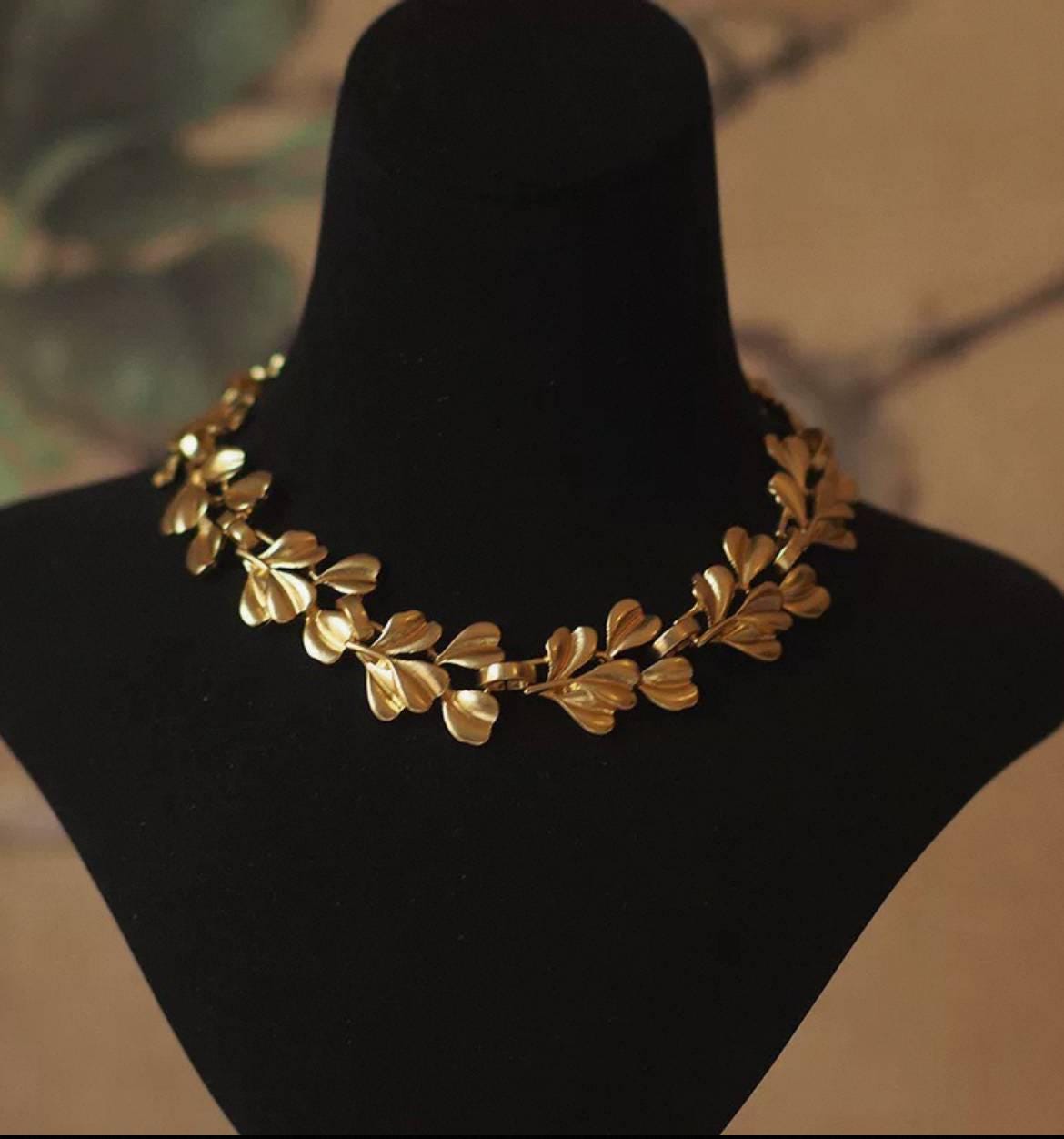 Collier Long Vintage Trifari à 3 Brins - Maille En Alliage émaillé Blanc, Signé (occasion)