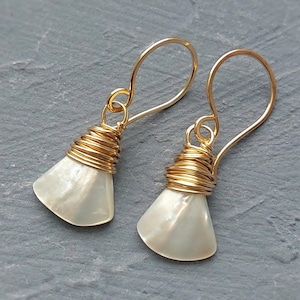 Dainty Mother of pearl earrings / Art Deco fan earrings / Small mother of pearl drop earrings / June birthstone / Christmas gift for her