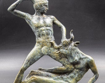 Theseus and the Minotaur Bronze Statue, Greek Mythology Hero Killing the Minoan Monster Bull,  Home Decor Metal Art Sculpture