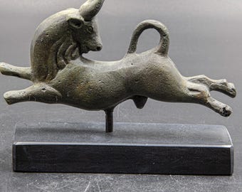 ミノタウロス、青銅の雄牛の像、雄牛の頭、博物館のレプリカ、金属芸術