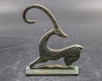 古代ギリシャの野生のヤギのアイベックス像、幾何学模様の博物館