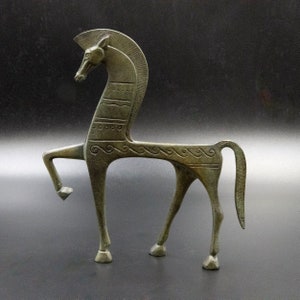 古代ギリシャの青銅の馬、幾何学時代の金属芸術彫刻、博物館のレプリカ
