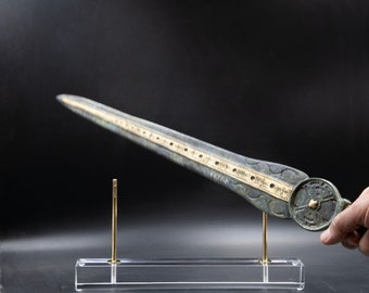 トロイアのヘクトルの装飾剣博物館レプリカ、古代ギリシャの青銅彫刻