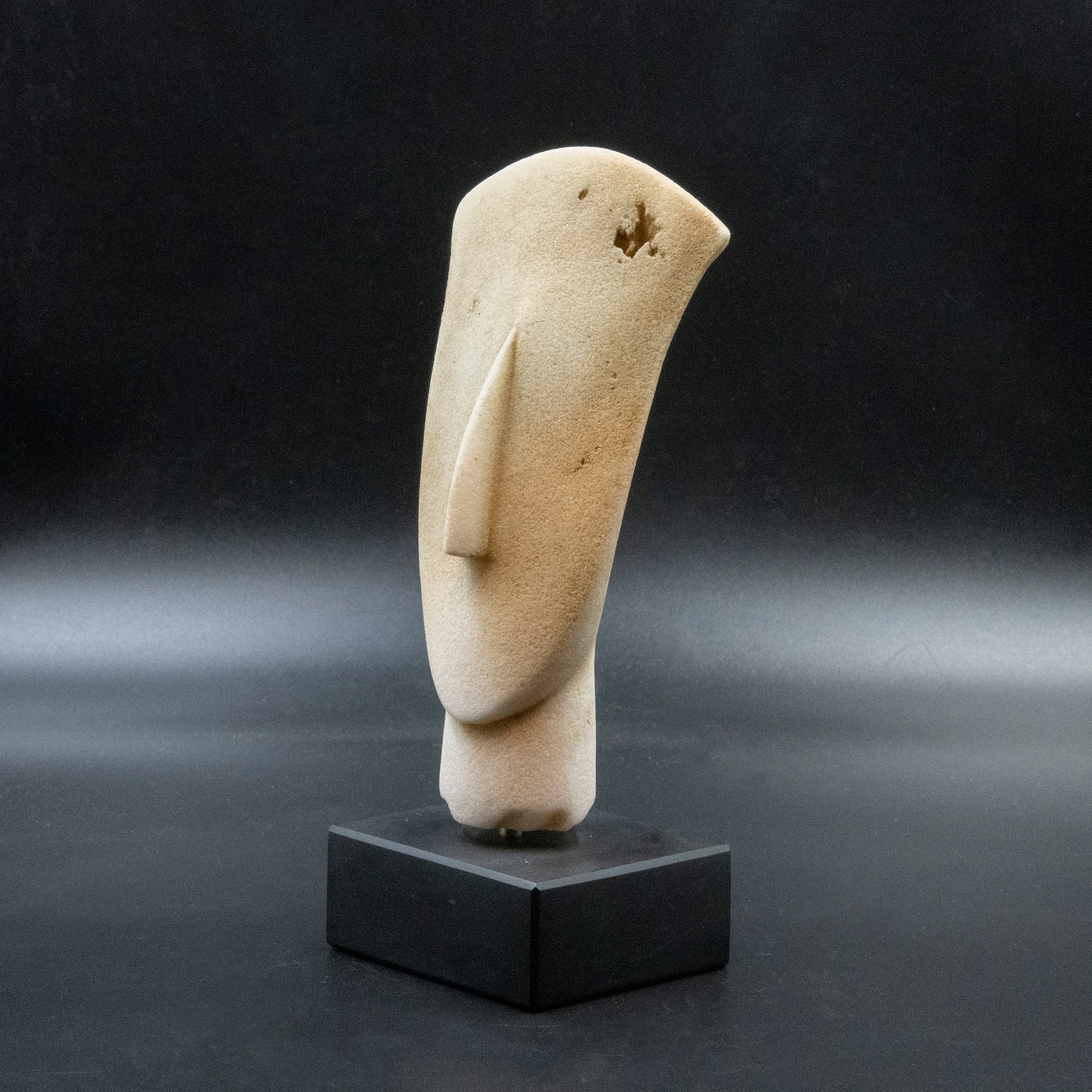 cycladic statue