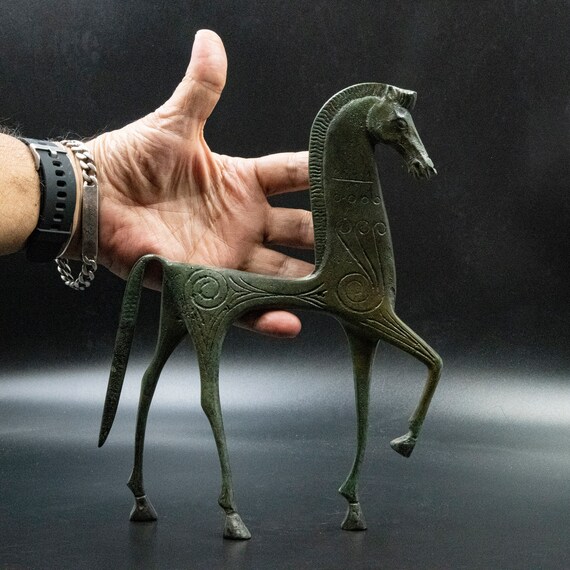 ギリシャブロンズ製大型馬、幾何学模様の金属アート像、ブロンズ彫刻