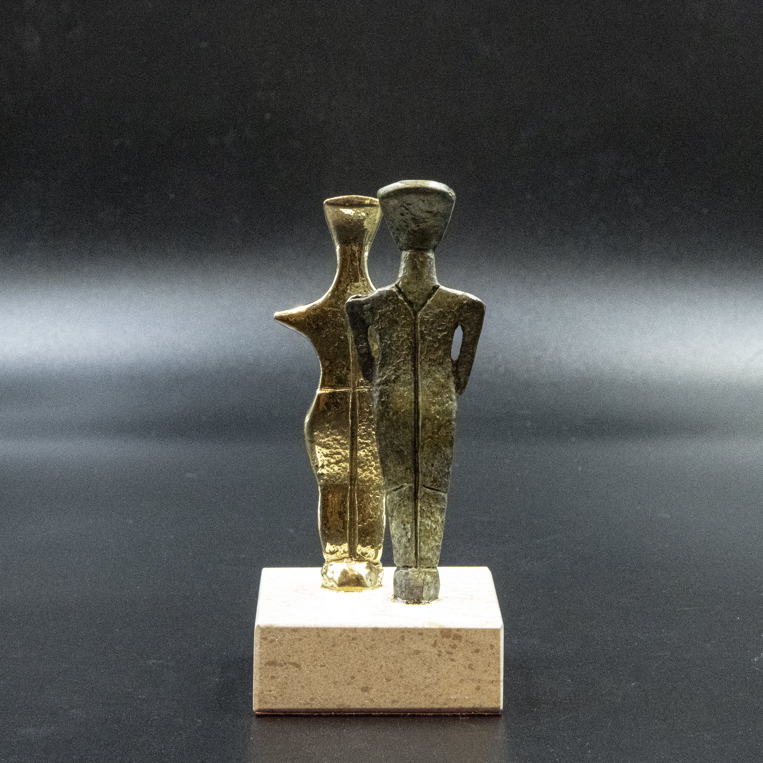 cycladic statue