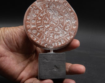 小型ミノア文明のファイストス円盤、古代クレタ島ギリシャ美術彫刻