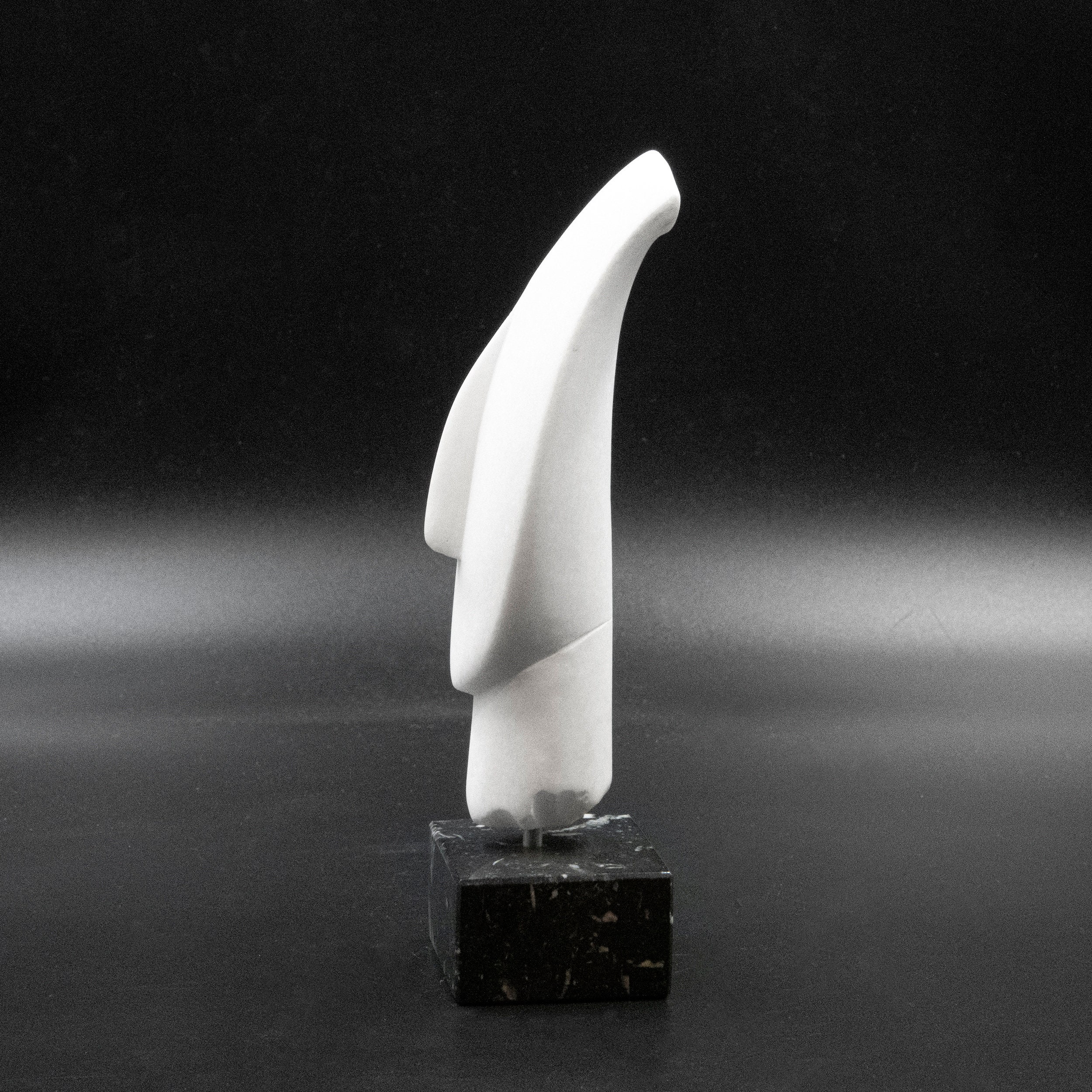 cycladic statue