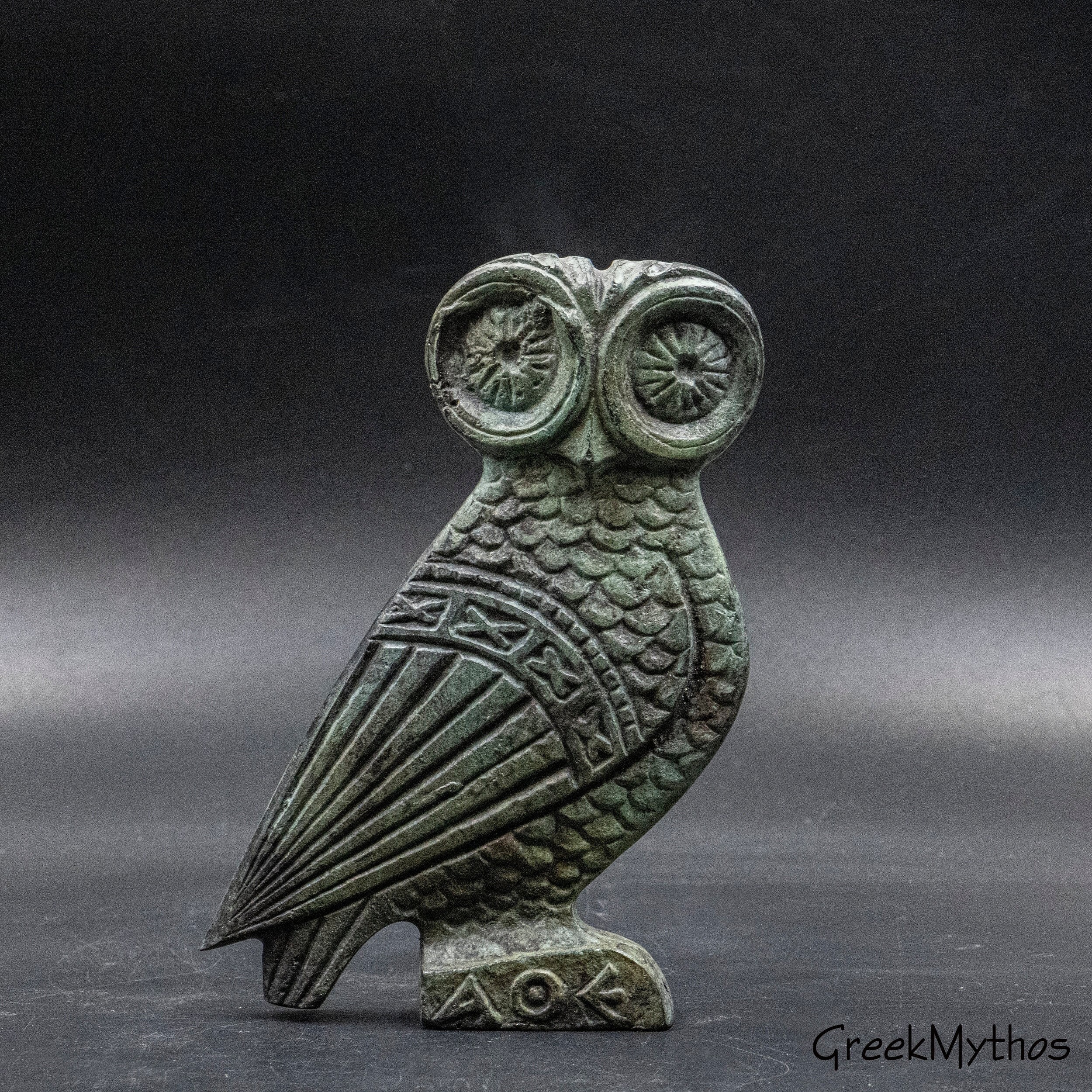 sculpture d'art hibou en bronze grec, symbole de la déesse athéna oiseau sagesse, bibliothèque et du livre, réplique musée grèce antique