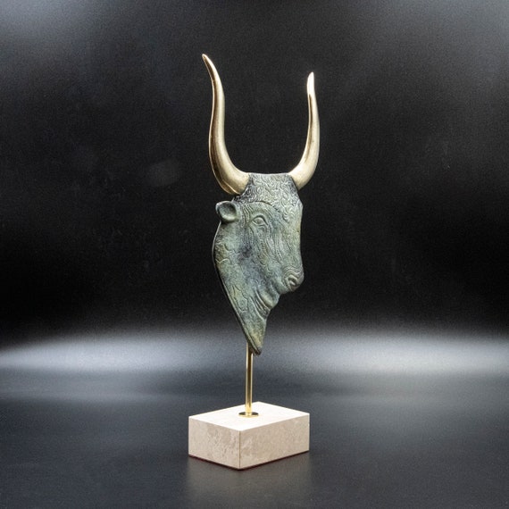 ミノア文明の雄牛のブロンズ像、古代ギリシャ クレタ島のミノタウロス