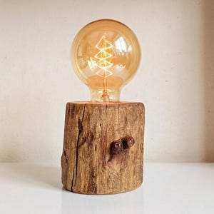 Lámpara de mesa de madera: lámpara de noche de madera de fresno hecha a mano, lámpara rústica escandinava, decoración acogedora para el hogar.