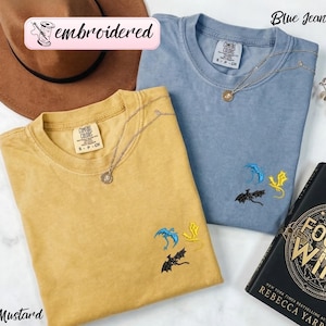Comfort Colors® Tiny Dragons Embroidered Fourth Wing Shirt, Embroidered BookTok Bookish Gifts, Dragon Basgiath War College Crewneck imagem 1