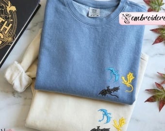 Chemise brodée sur la quatrième aile petits dragons Comfort Colors®, livres brodés, cadeaux livresques Tok, col ras du cou dragon Basgiath War College