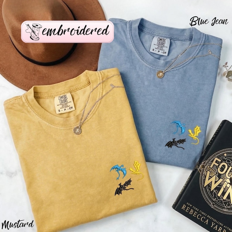 Comfort Colors® Tiny Dragons Embroidered Fourth Wing Shirt, Embroidered BookTok Bookish Gifts, Dragon Basgiath War College Crewneck imagem 1