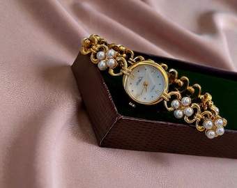 Perlen- und Goldarmbanduhr, elegante Luxusuhr, Perlenschmuck, ästhetisches Geschenk für sie