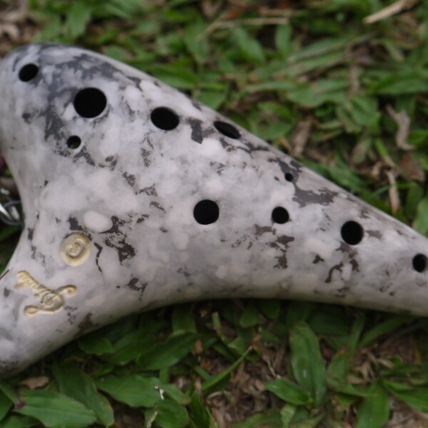 Ocarina alto C 12 holes.