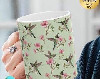 Taza estilo cottagecore con colibrí / Taza de café vintage con diseño floral de jardín / Estilo de cerámica botánica verde salvia