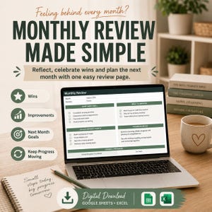 Op de afbeelding: Een digitaal maandelijks overzichtssjabloon op een laptopscherm, met secties voor successen, verbeteringen en doelen. De tekst luidt Monthly Review Made Simple, Digital Download Google Sheets + Excel en Small steps today, big progress tomorrow.
