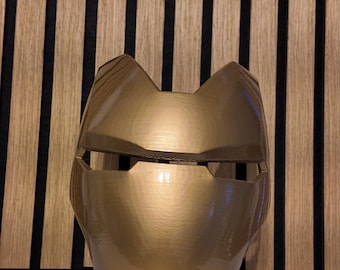 Máscara de Iron Man con soporte